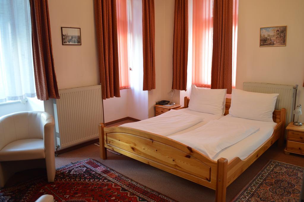 Hotel Pension Walzerstadt Vienne Chambre photo