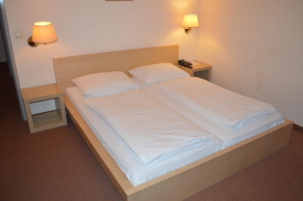 Hotel Pension Walzerstadt Vienne Chambre photo