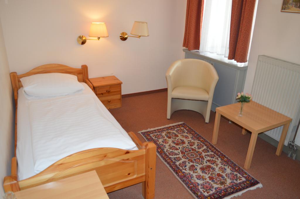 Hotel Pension Walzerstadt Vienne Chambre photo