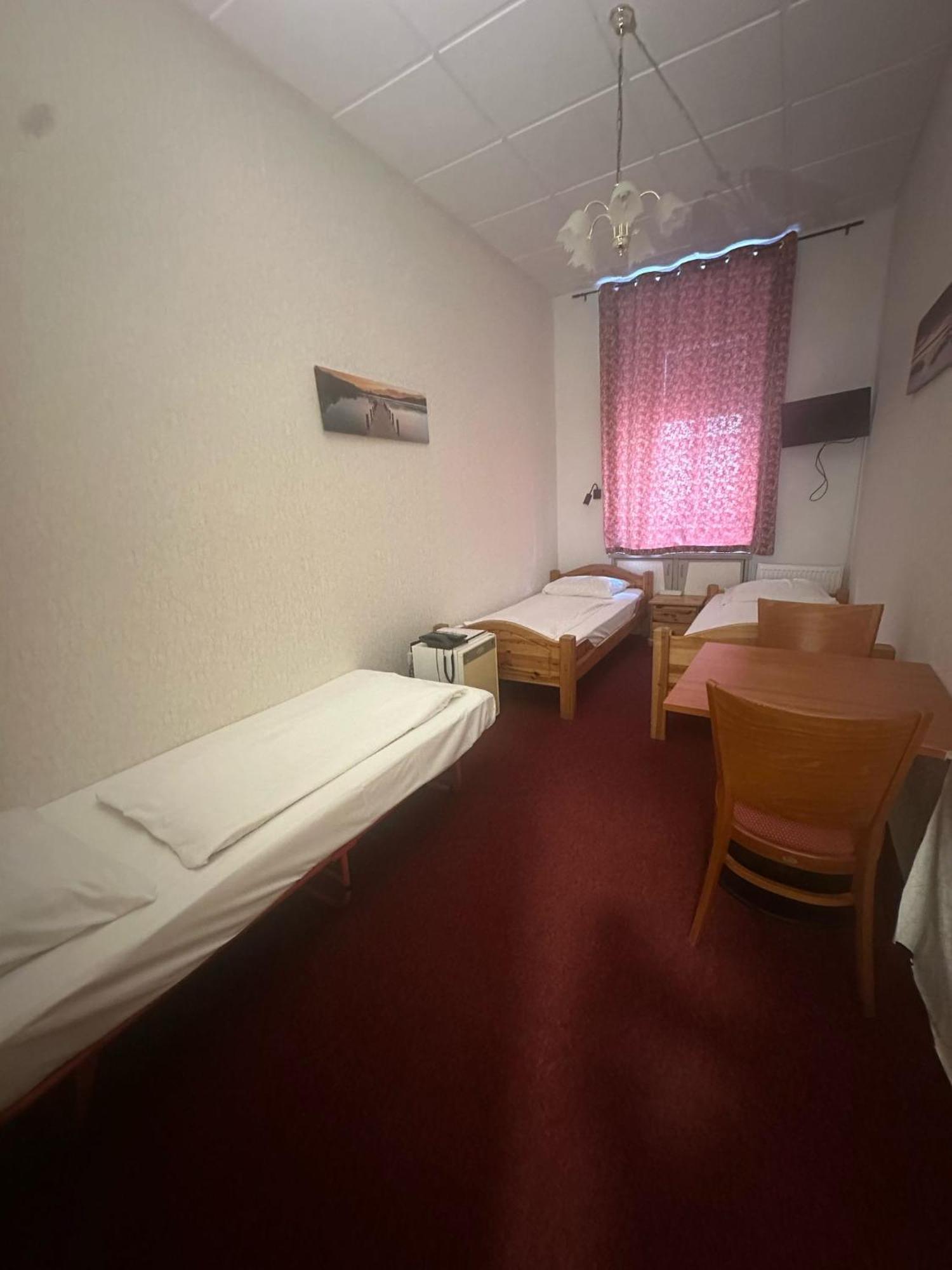 Hotel Pension Walzerstadt Vienne Chambre photo