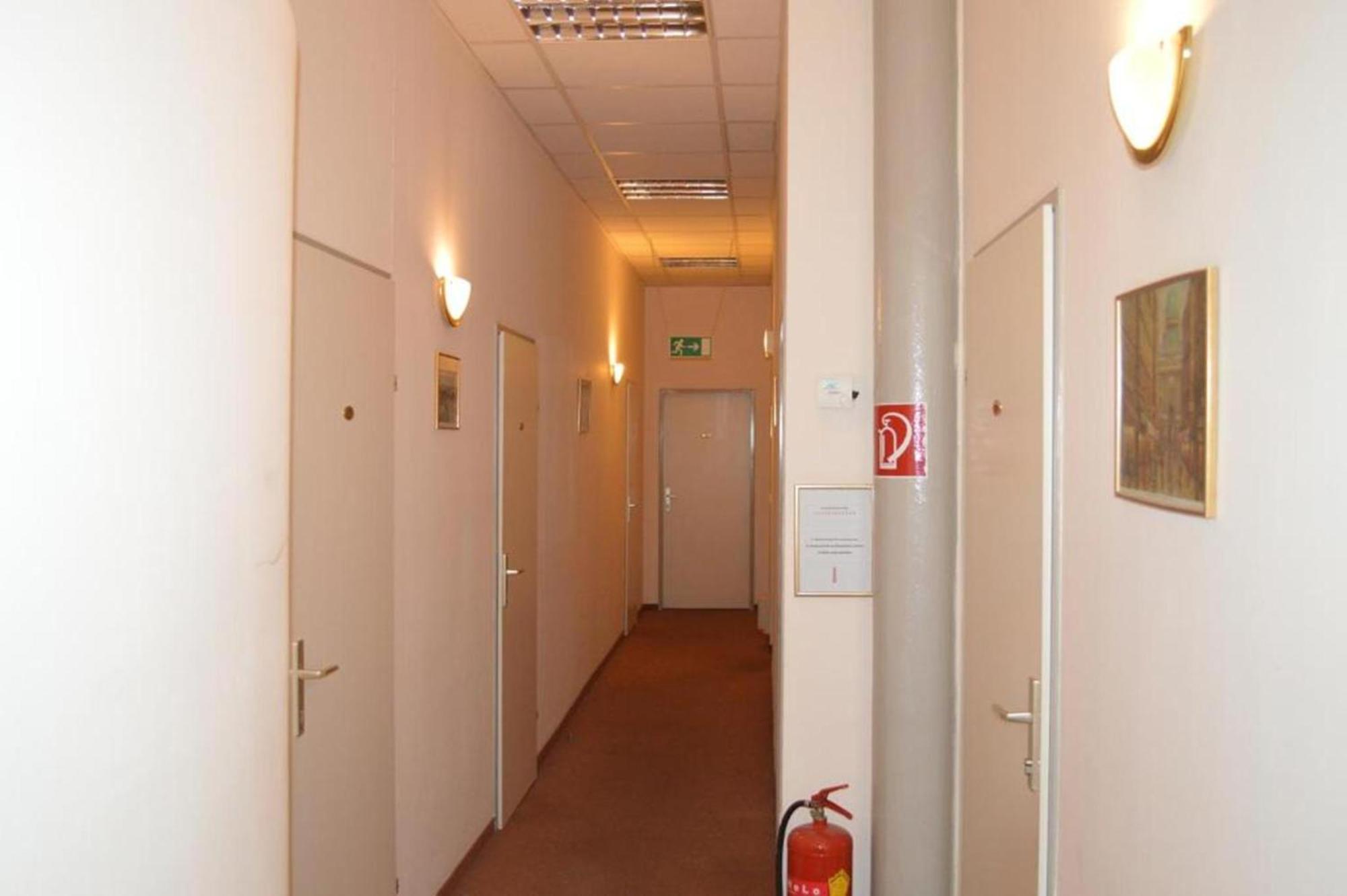 Hotel Pension Walzerstadt Vienne Extérieur photo